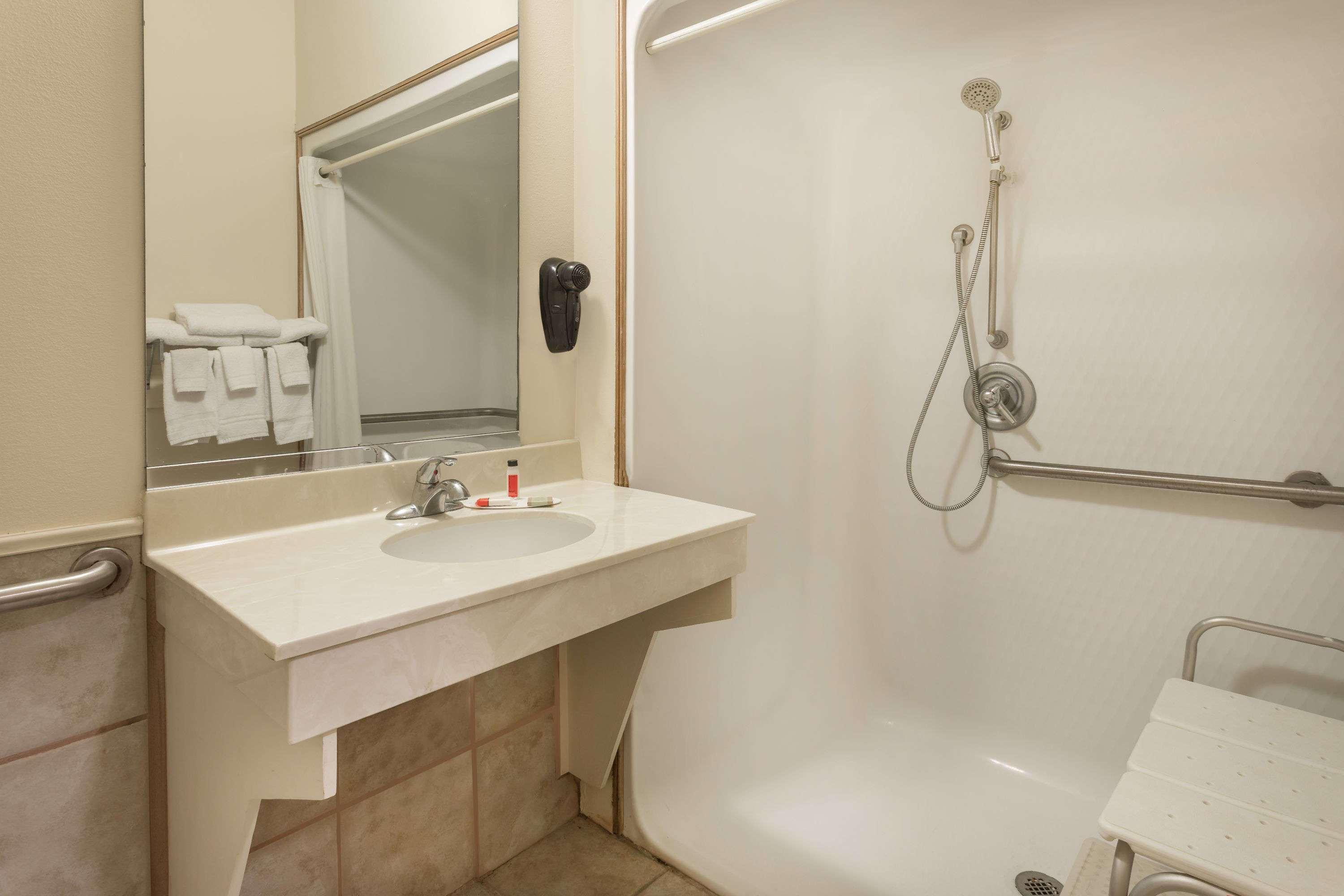 Motel Super 8 By Wyndham Duson Lafayette West Area Esterno foto