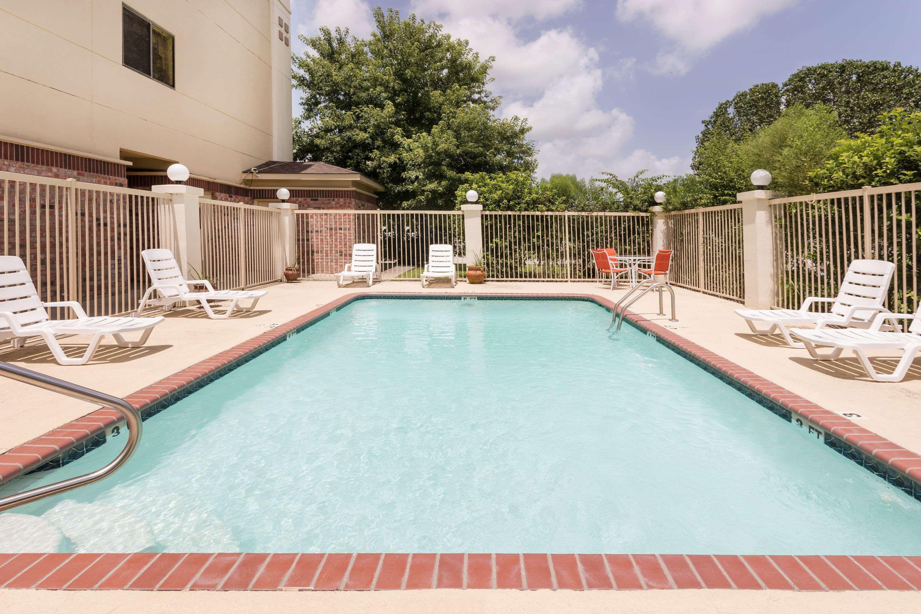 Motel Super 8 By Wyndham Duson Lafayette West Area Esterno foto
