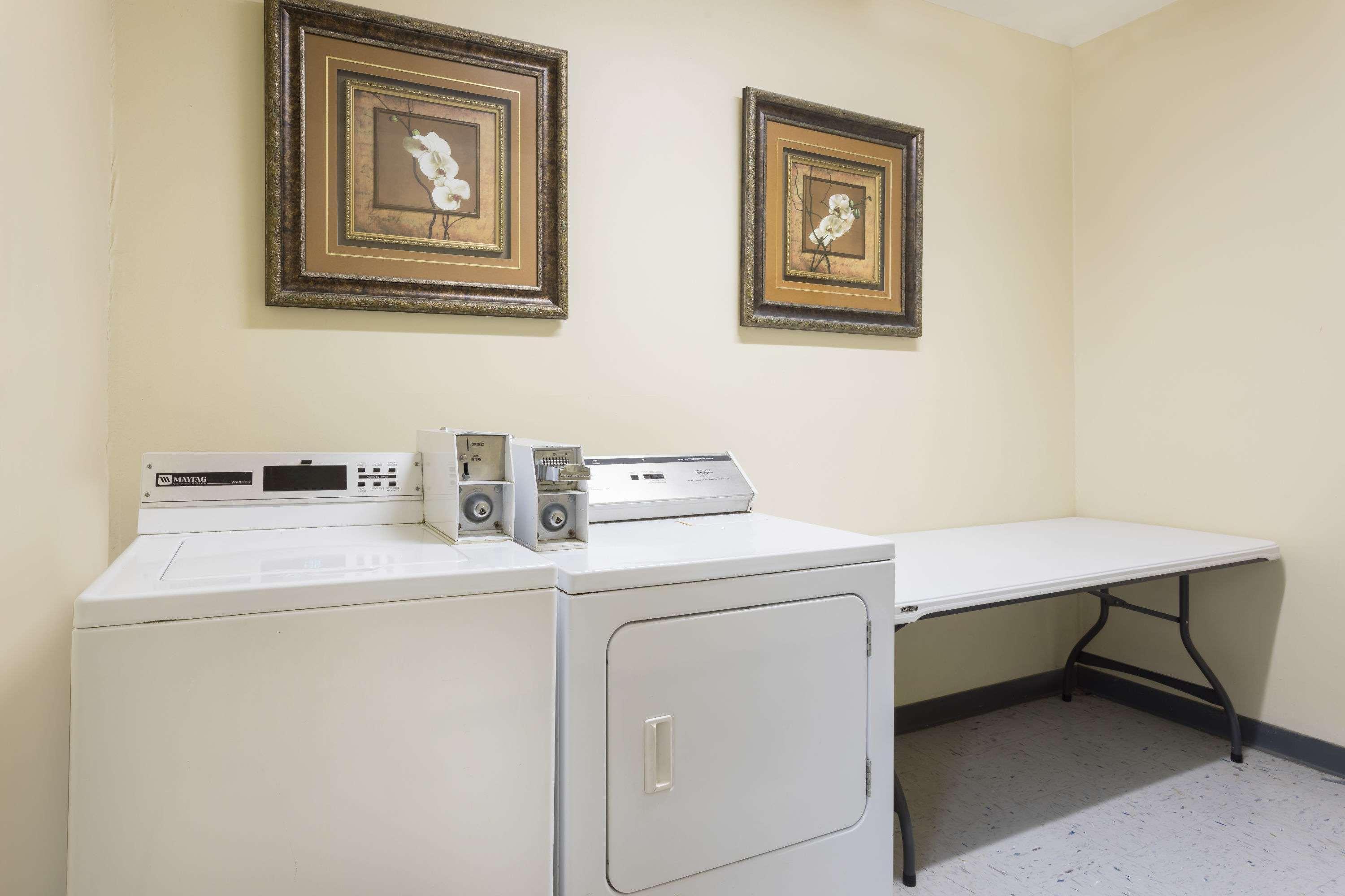 Motel Super 8 By Wyndham Duson Lafayette West Area Esterno foto